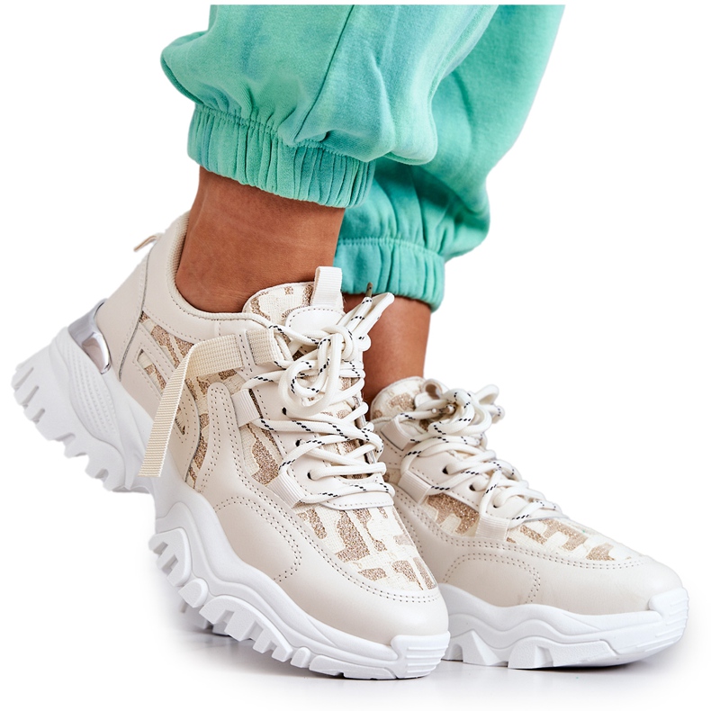 Zapatillas En Una Suela Masiva Beige Tu Estilo Zapatillas En Una Suela Masiva Beige Tu Estilo