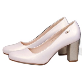 Bombas en el puesto Sergio Leone W SK193B beige perla
