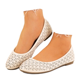 Bailarinas beige con estampado Grie calado