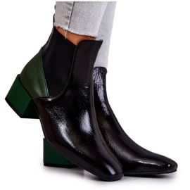 PA2 botas de cuero en un poste de kailey negro y verde
