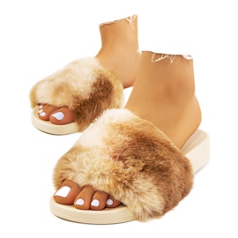 Babuchas beige con pelo Adelma