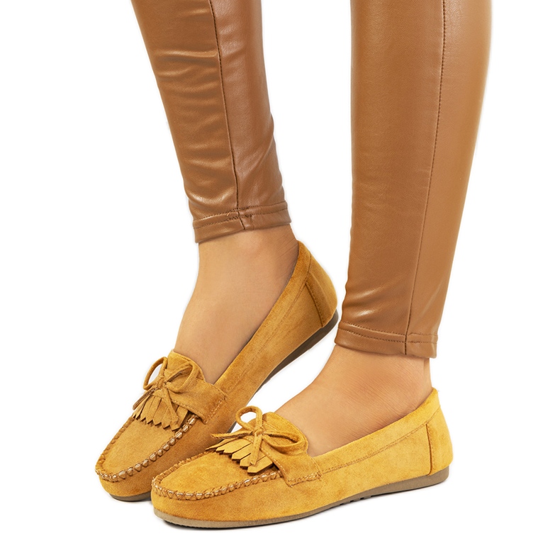 Mocasines marrones de Medrano amarillo