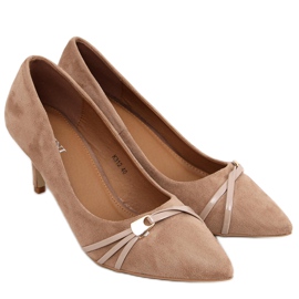 Bombas en un pin Abril Beige