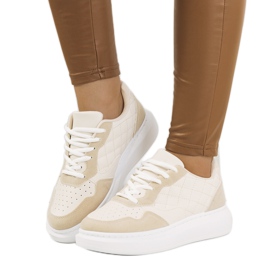 Zapatillas beige en la plataforma Gasperi