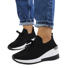 Deportivas negras en la cuña Sabelia negro
