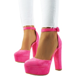 Bombas de neón rosa en el puesto de Valby