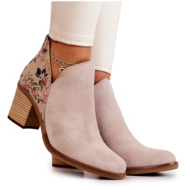 Botas de mujer de cuero con tacón alto Maciejka beige claro 04492