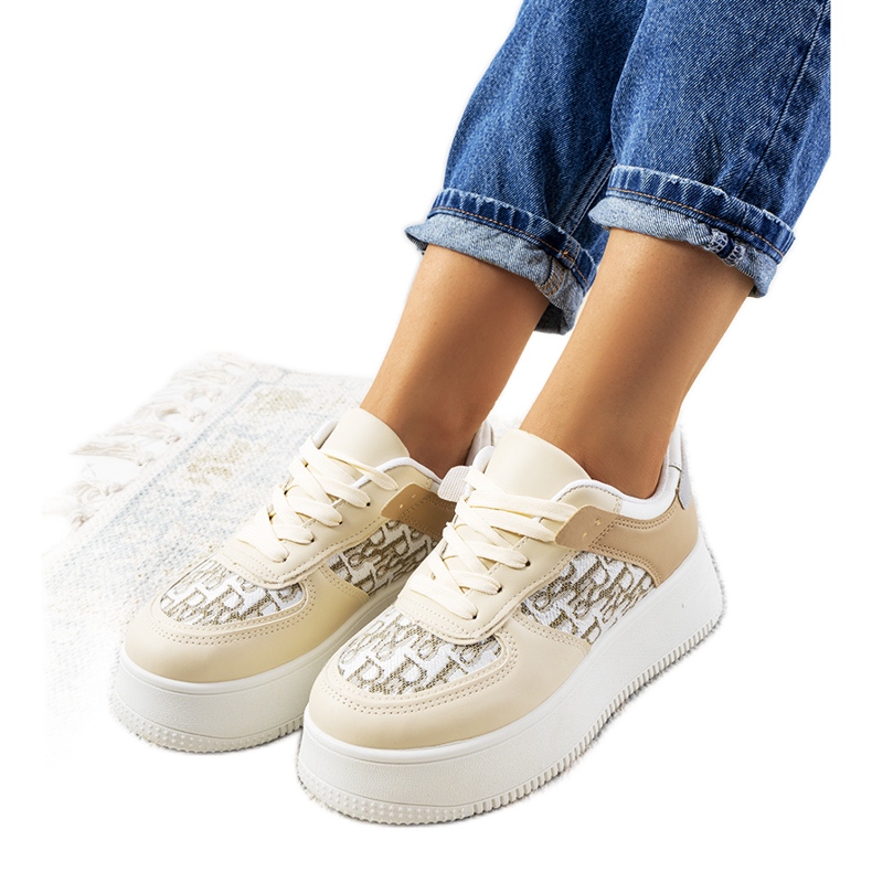 Zapatillas beige en la plataforma Worden