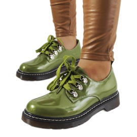 Zapatos lacados en verde de Kristina