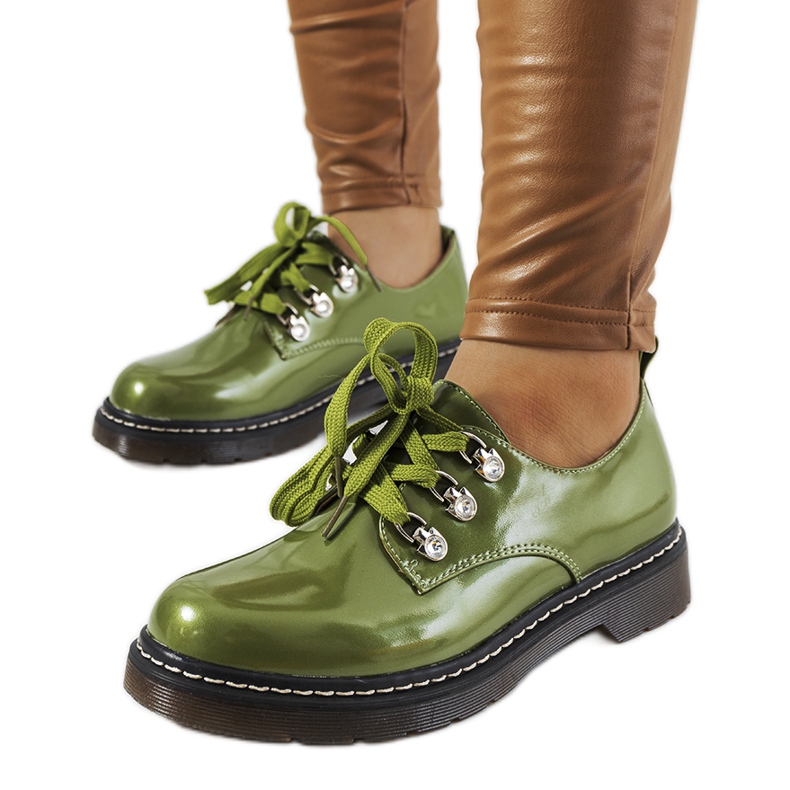 Zapatos lacados en verde de Kristina