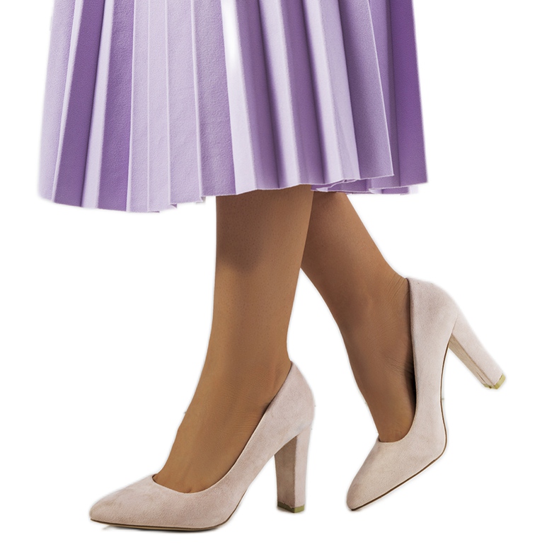 Zapatos de salón beige en el poste de Ortiz gris Zapatos de salón beige en el poste de Ortiz gris