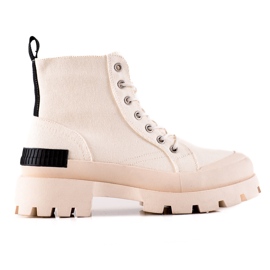 Tramperos en la plataforma S. Barski beige