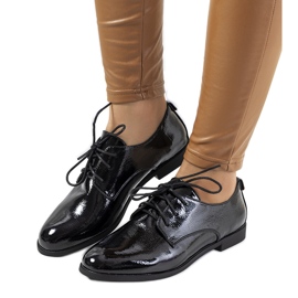 Zapatos mujer lacados en negro Gardi