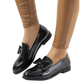 Zapatos de mujer lacados en negro Flora