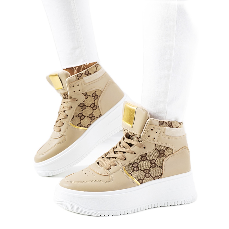 Zapatillas beige en la plataforma Dennis