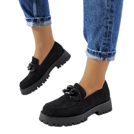 Zapatos negros sobre suela gruesa Nelis