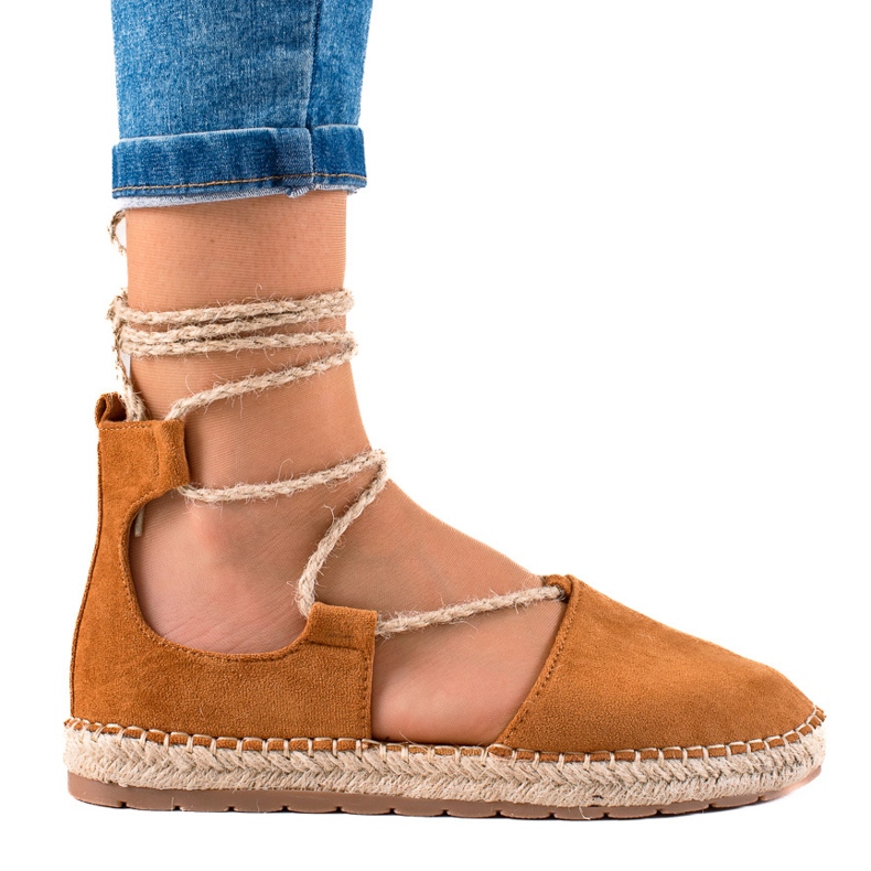 Lucky Shoes Alpargatas Atadas Camel marrón