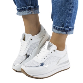 Zapatillas blancas de Farnese. blanco plata