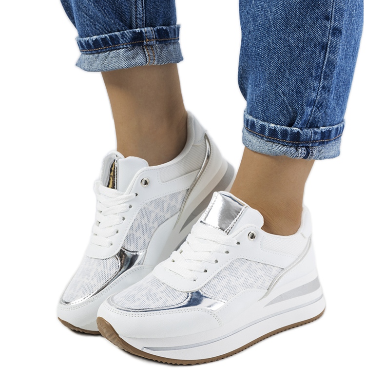 Zapatillas blancas de Farnese. blanco plata