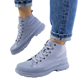 Zapatillas tobilleras azules en la plataforma Boyes