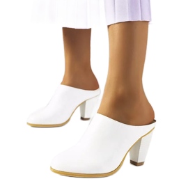 Zapatillas blancas en el puesto Plotkin blanco