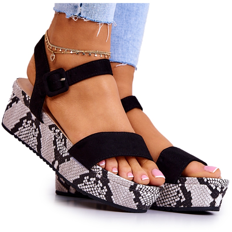 FW1 Sandalias de gamuza en la plataforma Sariah en blanco y negro FW1 Sandalias de gamuza en la plataforma Sariah en blanco y negro