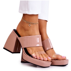 FM1 Zapatillas barnizadas en una barra beige oscuro de Seattle