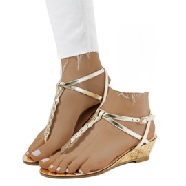 Sandalias doradas cuña abierta Rebeka dorado