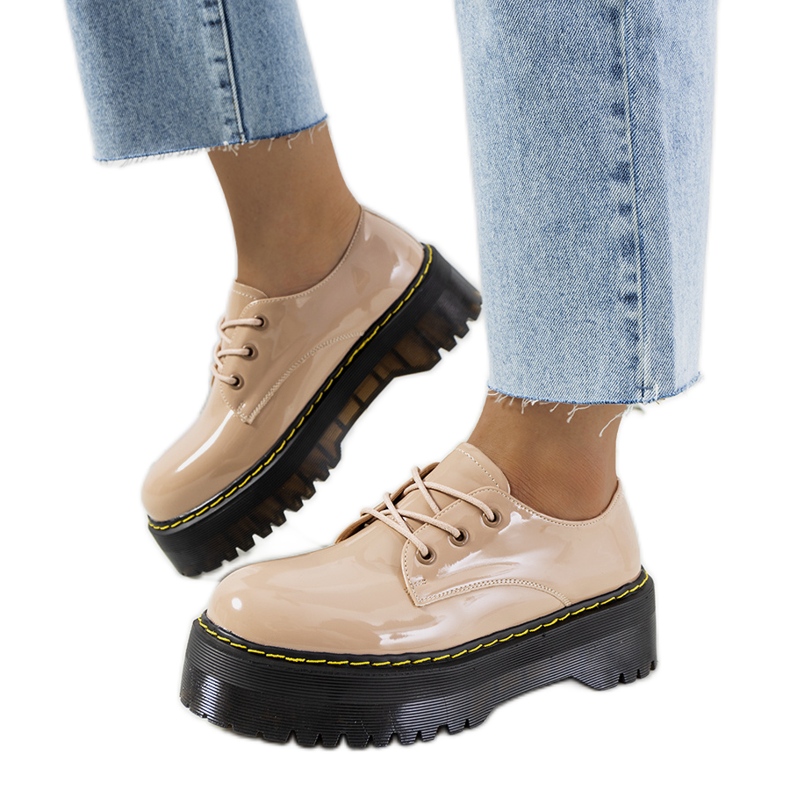 Zapatos beige con suela alta Hooper