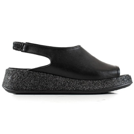 TRENDI Sandalias en la plataforma de brillo negro