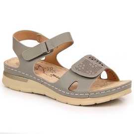 Cómodas sandalias con cuña Jezzi W EVE346B gris