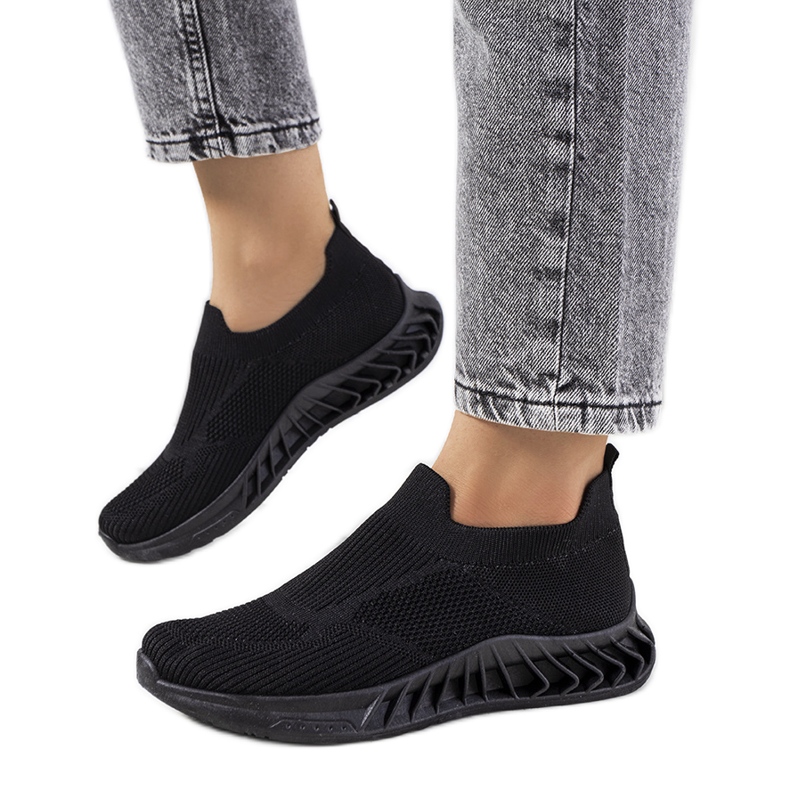 Las zapatillas negras de Neda negro