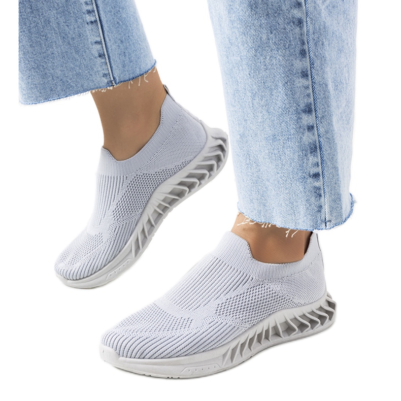 Deportivas grises de Neda Deportivas grises de Neda