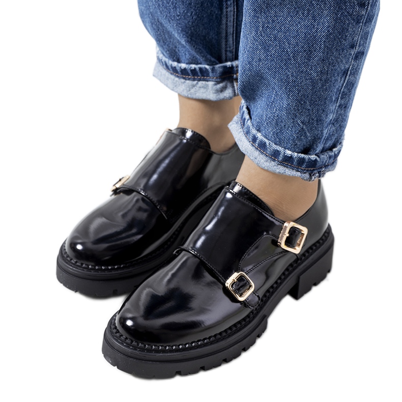 Zapatos Valks lacados en negro