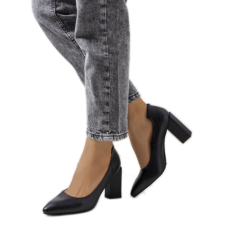 Bombas negras en el puesto de Kruis. negro Bombas negras en el puesto de Kruis. negro