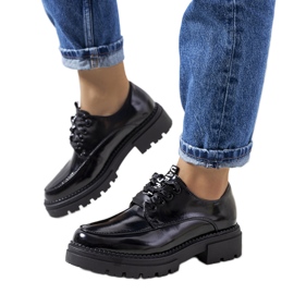 Zapatos lacados en negro de Aike