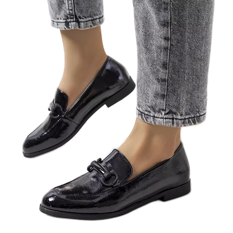Zapatos de piel lacados en negro de Liese