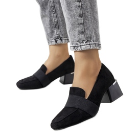 Zapatos brogue negros en el puesto de Arden