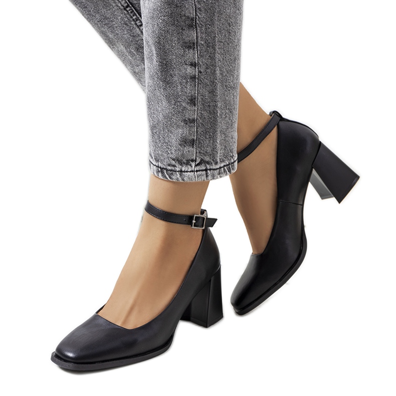 Zapatos de salón negros con correa Prinse