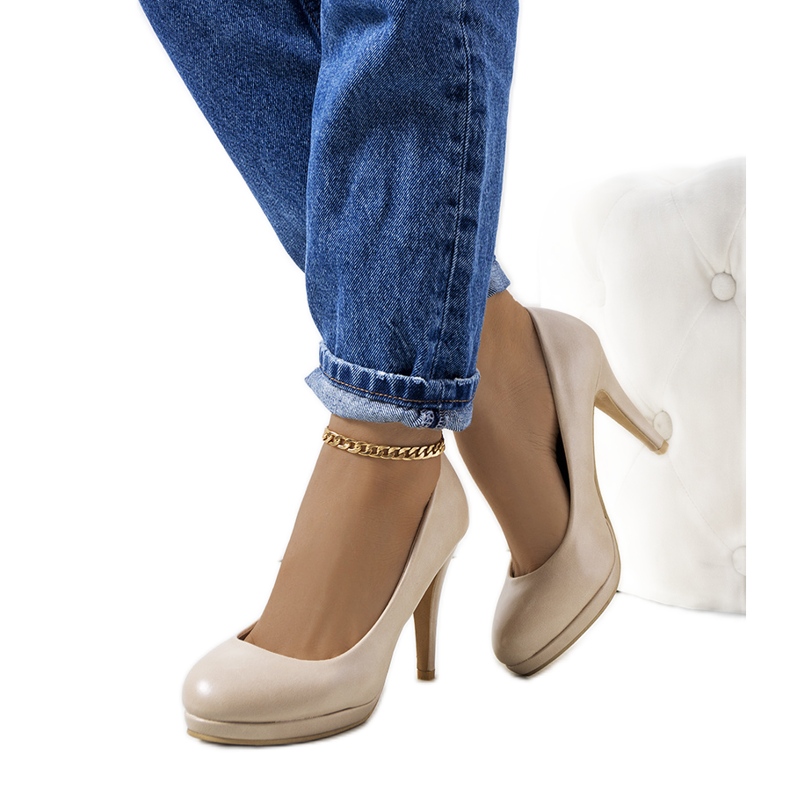 Tacones beige en la plataforma Reserve