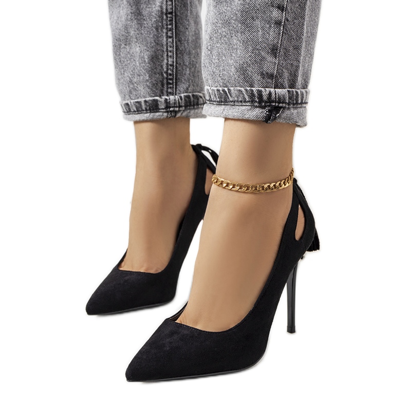 Tacones altos negros con recortes decorativos Anthe