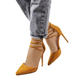 Tacones de cuero marrón con correa Glover