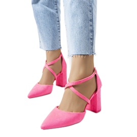 Bombas de neón rosa en el puesto de Hassing