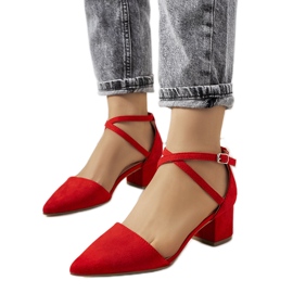 Bombas rojas en el puesto de Hyde rojo