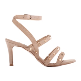 Marco Shoes Sandalias de ante con tachuelas decorativas beige