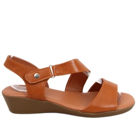 Sandalias con cuña baja Shara Camel marrón