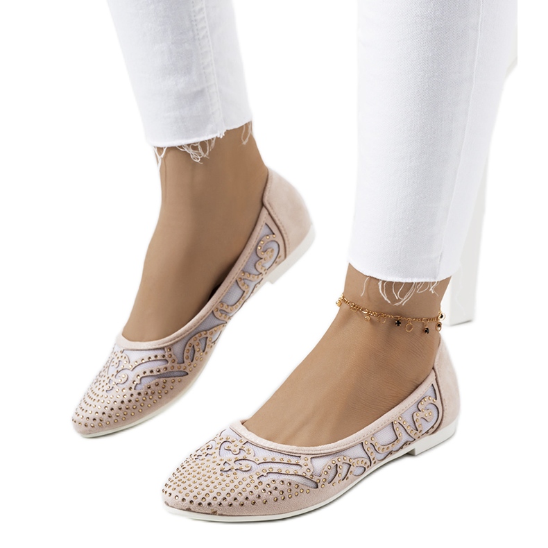 Bailarinas beige con adornos Selam calados