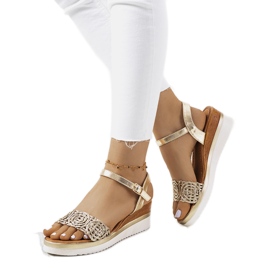 Sandalias doradas con tira decorativa Kirk dorado