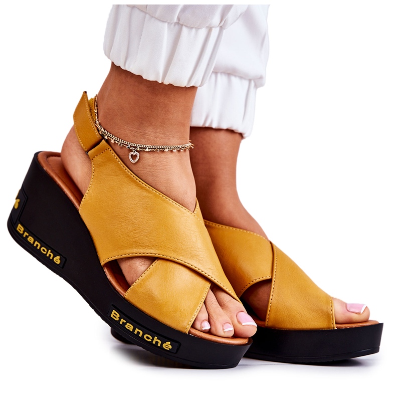 Vinceza Sandalias Mujer Con Velcro Amarillo Amaze