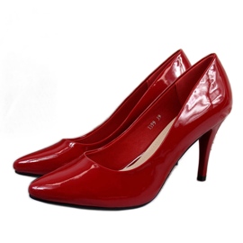 Zapatos de salón en un stiletto Sergio Leone barnizado rojo